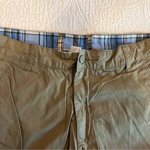 Old Navy beige tan plaid reversible shorts 34 - Picture 2 of 3